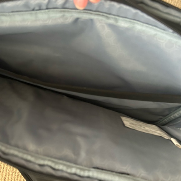 Dell Pro Briefcase / Laptop Bag in Black Like New Holds Multiple Devices - Picture 5 of 5